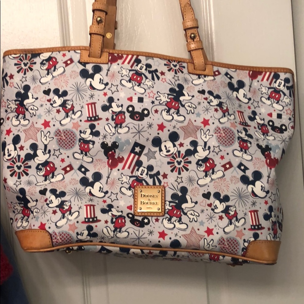 Dooney and bourke tote
